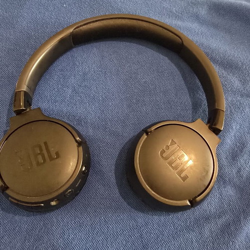 JBL Tune 660NC wireless headphones