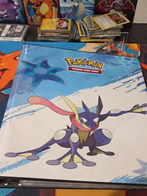 Ultra Pro binder like new with 35 pages for Pokemon cards
