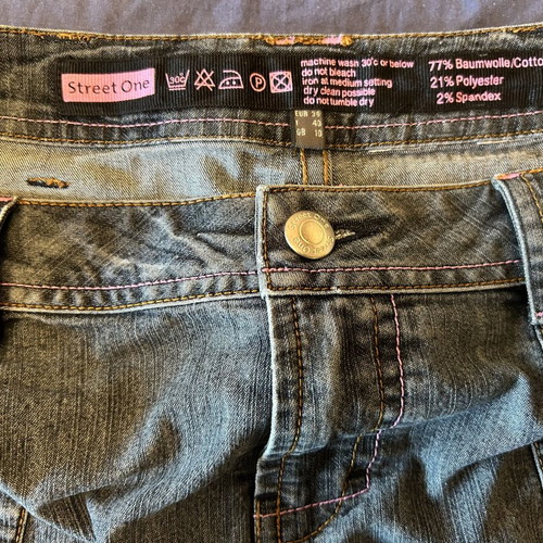 Street One denim skirt like new with pink accent stitching