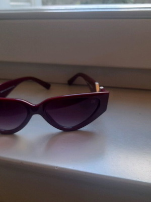 Γυαλιά ηλίου Versace μπορντώ σαν καινούργιο