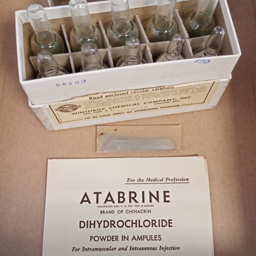 Atabrine Dihydrochloride Vintage Set complete by Winthrop Chemical Co.