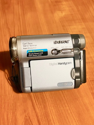 Sony Handycam DCR-TRV digital camcorder like new with accessories