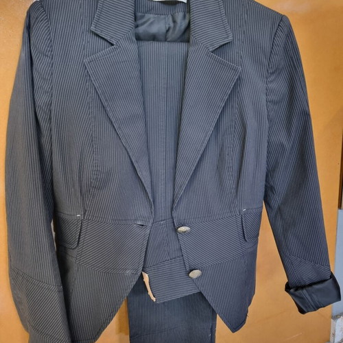 Rossodisera women's suit like new, gray and silver, size XXL