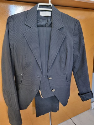 Rossodisera women's suit like new, gray and silver, size XXL