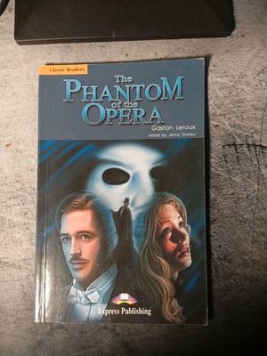 The Phantom of the Opera книга за четене от Jenny Dooley и Virginia Evans