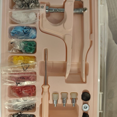 Press for attaching buttons and studs like new