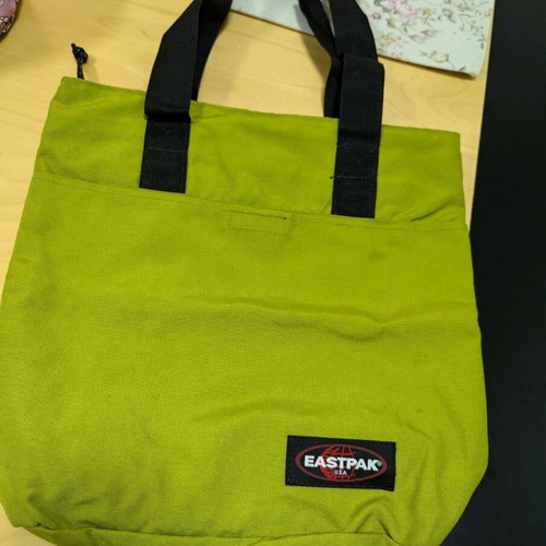 Eastpak shoulder bag green like new