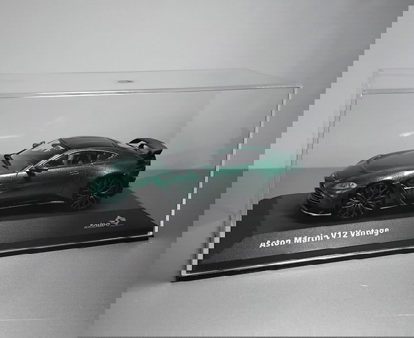 Solido Aston Martin V12 Vantage 1/43