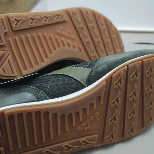Diadora sneakers new, size 39, khaki
