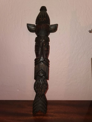 Indian totem wood carving like new, wood