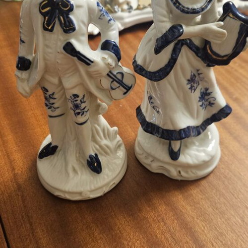 Porcelain figurine couple like new, classic European style