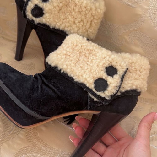 Ugg Australia boots new, real leather, size 37, black and beige