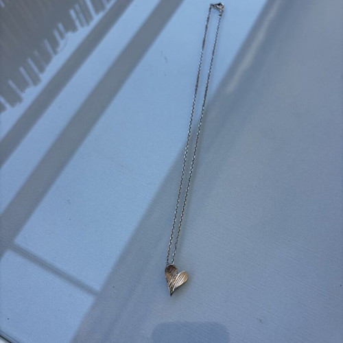 Heart necklace like new