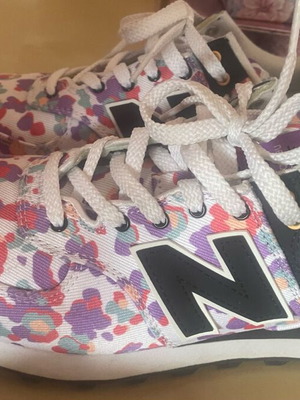 New Balance 574 Floral sneakers like new, size 40.5, denim fabric