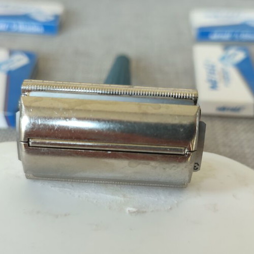 Gillette Super Slimtwist vintage razor used with gift blades