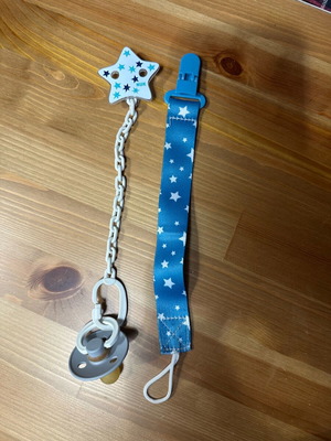 Pacifier chains like new, set of two