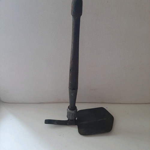 Military entrenching tool 1940 used with original handle