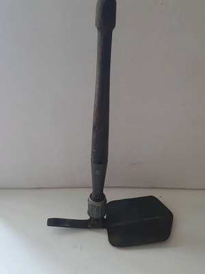 Military entrenching tool 1940 used with original handle