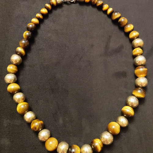 Vintage necklace with tiger eye stones like new, 46 cm