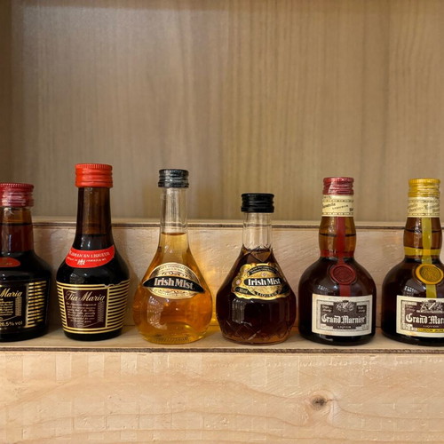 Miniature liquor bottles like new, pack of 15, 50ml