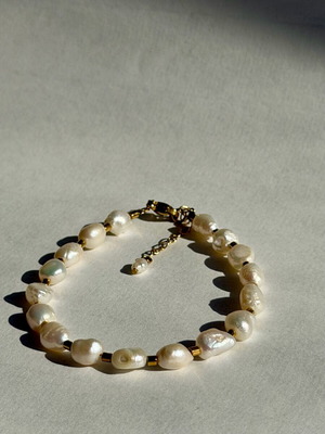 Handmade bracelet with cultured pearls new