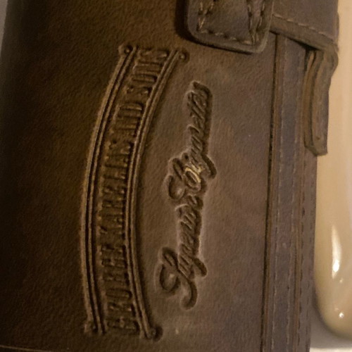 Collectible Karelias set with leather case and new ashtray