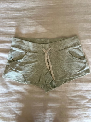 H&M γυναικείο σορτς για το σπίτι σε πράσινο, μέγεθος XS