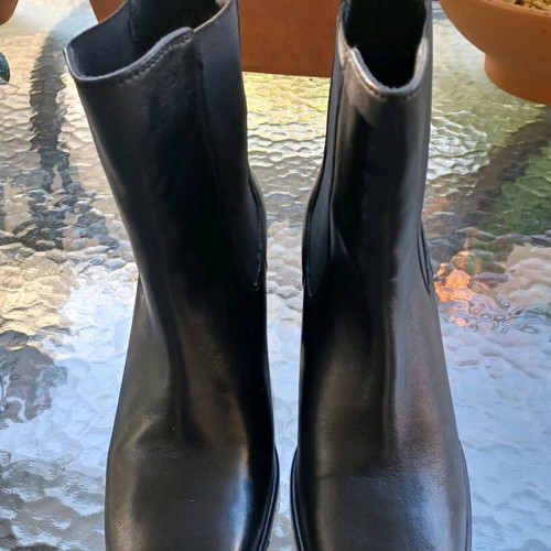 Franchesca Moretti leather ankle boots like new, size 37, black