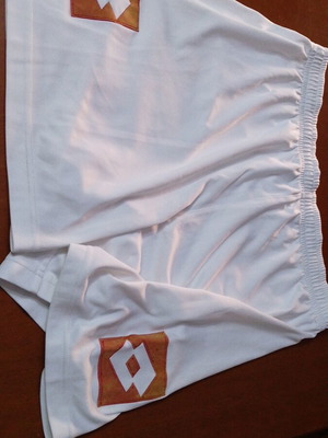 Lotto sports shorts XL like new, white