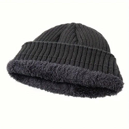 Warm knitted hat with fur lining and NY decoration new, black