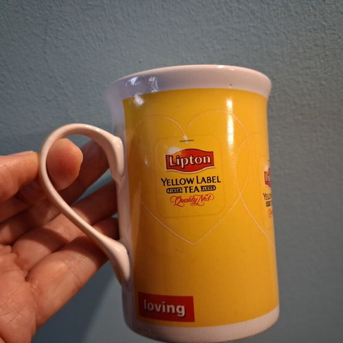 Lipton tea used, two mugs and collectible metal tin