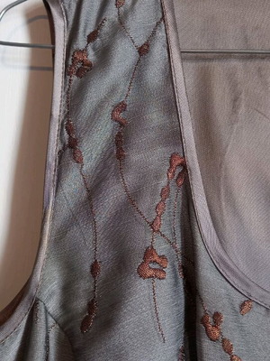 Dress like new, gray with silver and pink gold embroidery, size L