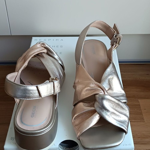 Geox sandals new, gold color, size 38