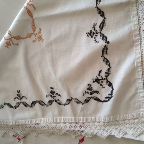 Handmade embroidered tablecloth new with lace and geometric patterns