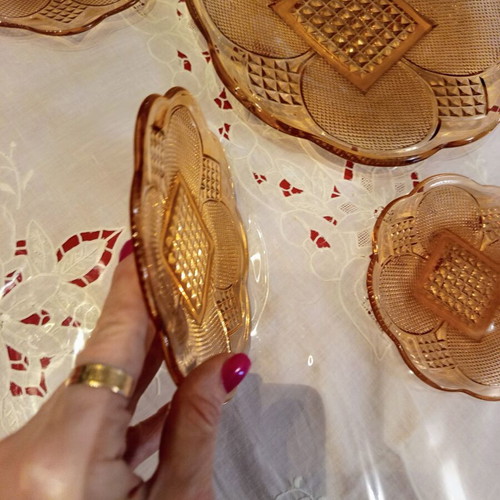 Dessert Serving Set 7 Pieces vintage beige glass scalloped edge