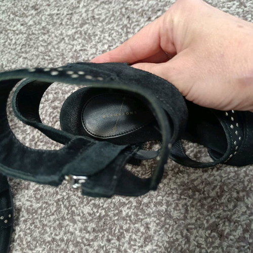 Glamazons black sandals like new