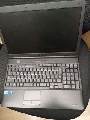 Toshiba dynabook laptop, like new, fully functional