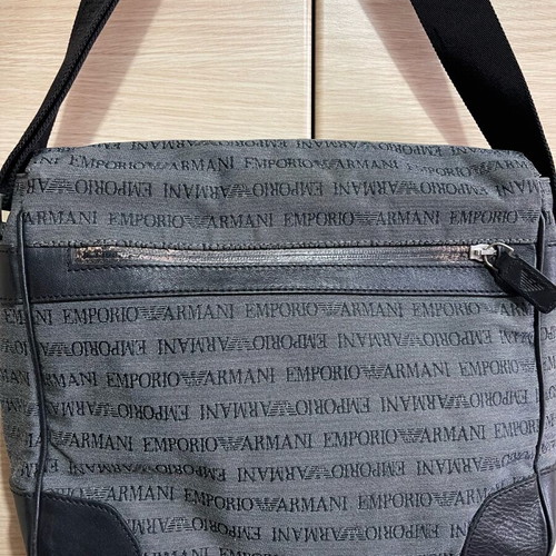 Τσάντα ταχυδρόμου Emporio Armani χιαστί μεταχειρισμένη, μαύρο και γκρι
