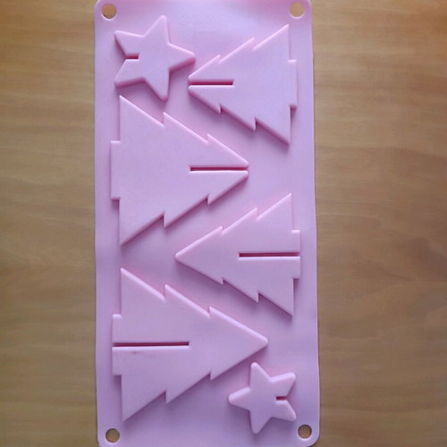 Silicone mold Christmas trees like new