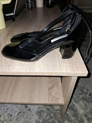 Bella patent leather pumps like new, black, size 40, 7 cm heel