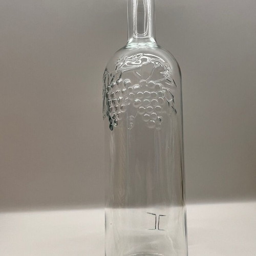 Wine Bottles like new, pack of 540 with embossed grape cluster design