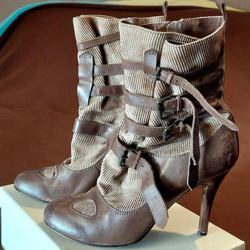 Vintage ankle boots size 40, beige and brown