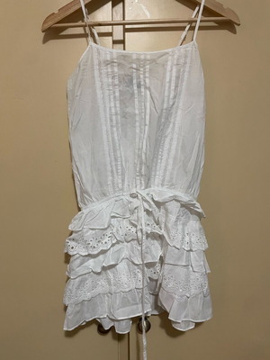 White shirt like new, almost unworn