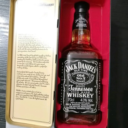 Jack Daniel's Whiskey Old No7 New With Metal Box 1998