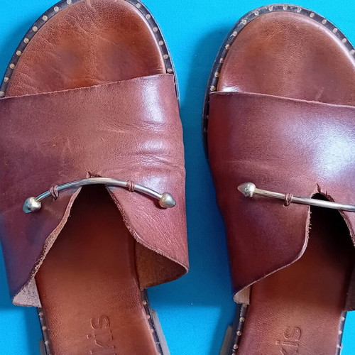Brown leather Bozikis sandals size 37 slippers
