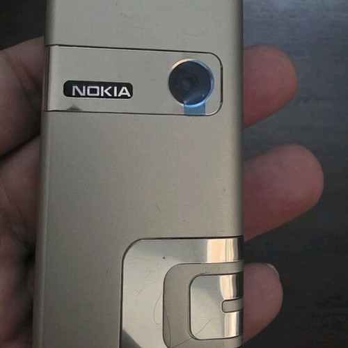 Nokia 7260 like new with original battery, cable and headphones