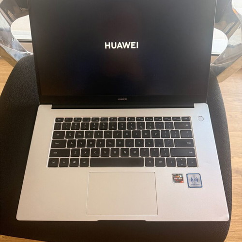 Huawei Matebook D15 2020 laptop like new, AMD Ryzen, 8GB RAM, 256GB SSD
