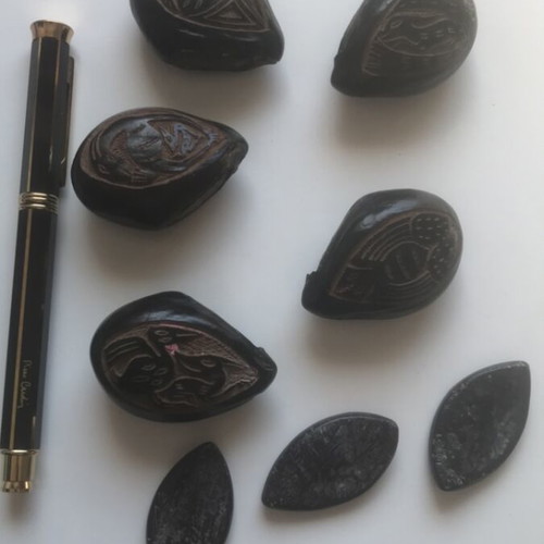 African art hand-carved nuts like new from Cameroon