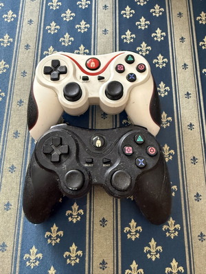 Wireless PS3 controllers used, good working condition