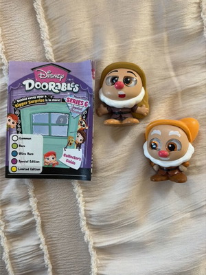 Disney Doorables new figures Happy and Sneezy